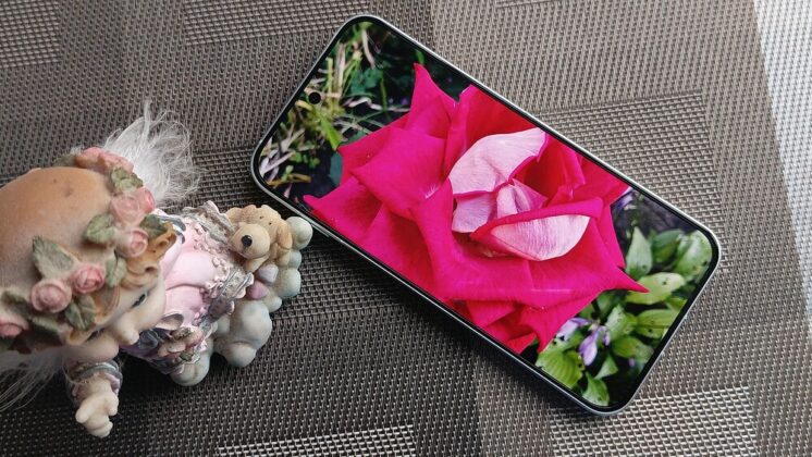 OPPO Reno16