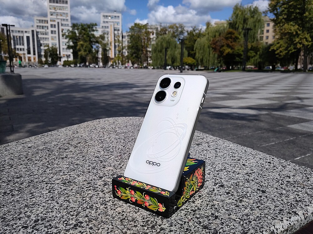 OPPO Reno16