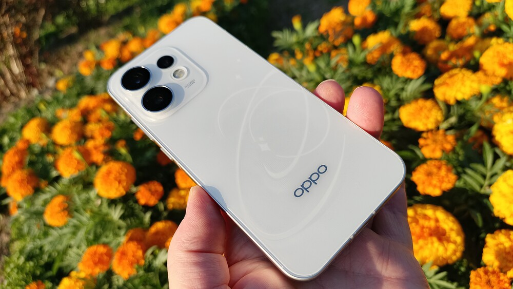 OPPO Reno16