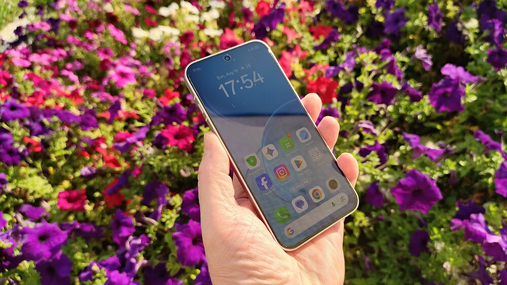 OPPO Reno16