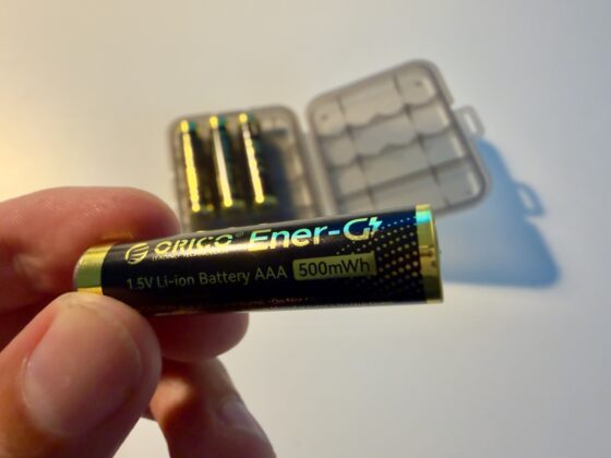 ORICO EnerVault EV8P та акумулятори Ener-G