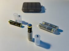 ORICO EnerVault EV8P та акумулятори Ener-G