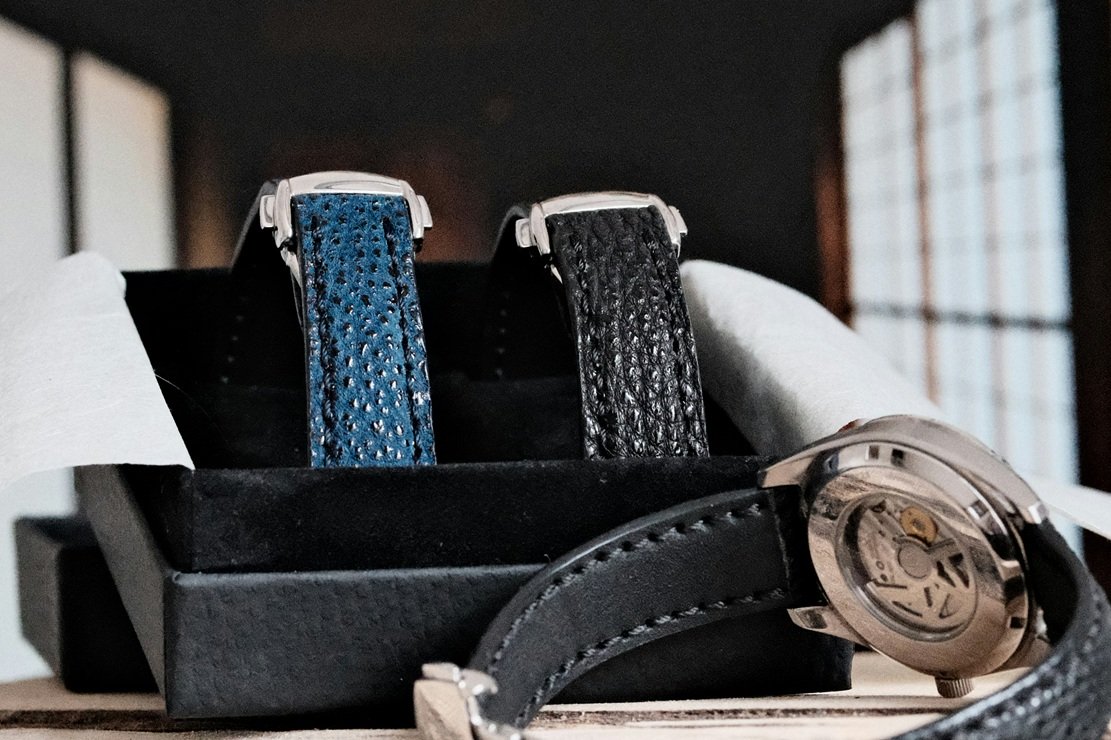 How a watch strap changes the character of the model How a watch strap changes the character of the model