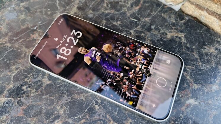 OPPO Reno16