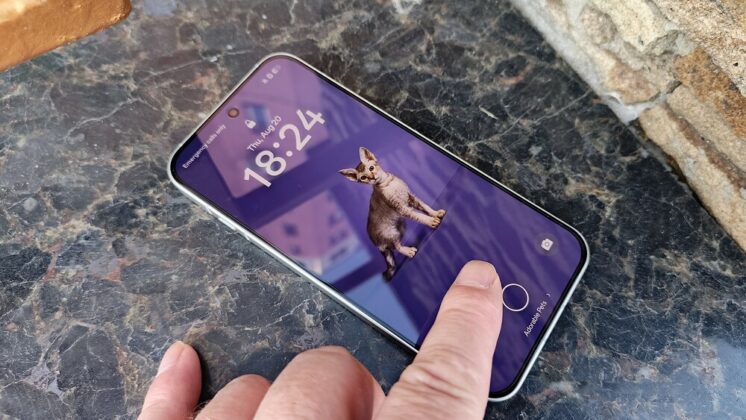 OPPO Reno16