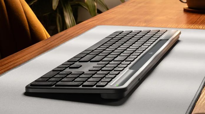 Logitech Signature Slim Solar+ Logitech Signature Slim Solar+