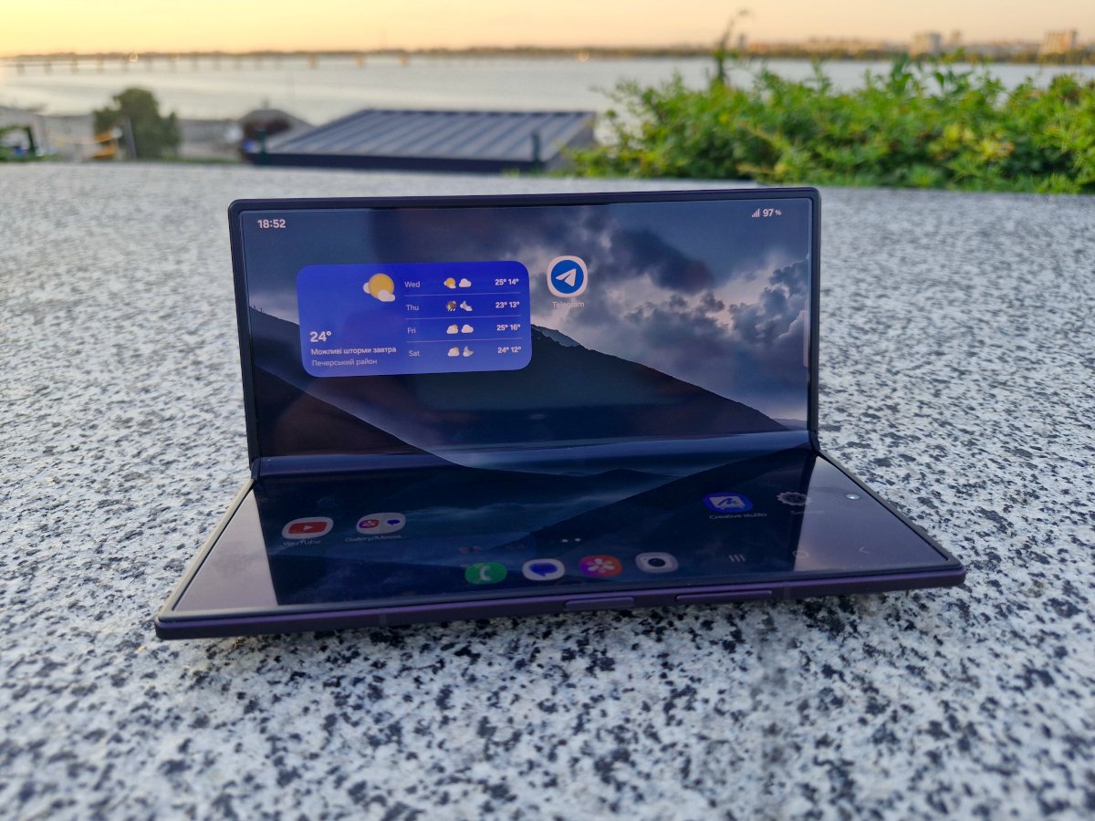 Samsung Galaxy Fold8 Ultra Samsung Galaxy Fold8 Ultra