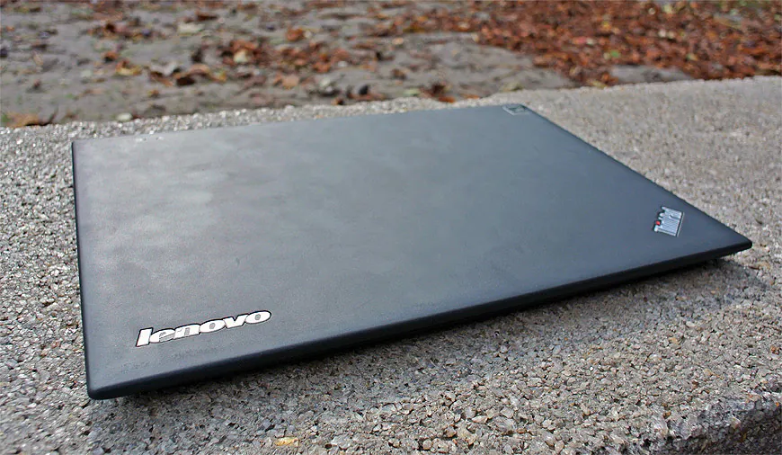 Lenovo-ThinkPad-X1-Carbon-003