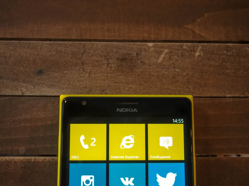 Nokia_Lumia_1520_05