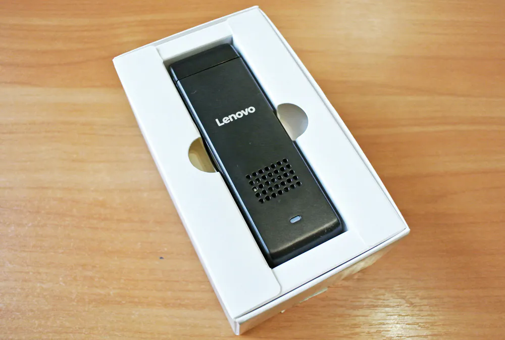 Lenovo-IdeaCentre-Stick-300-006