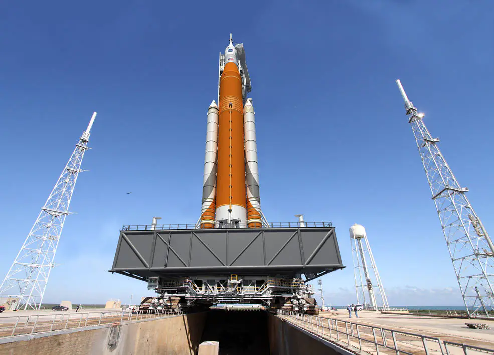 NASA переносит запуск ракеты для полетов на Марс до 2019 года