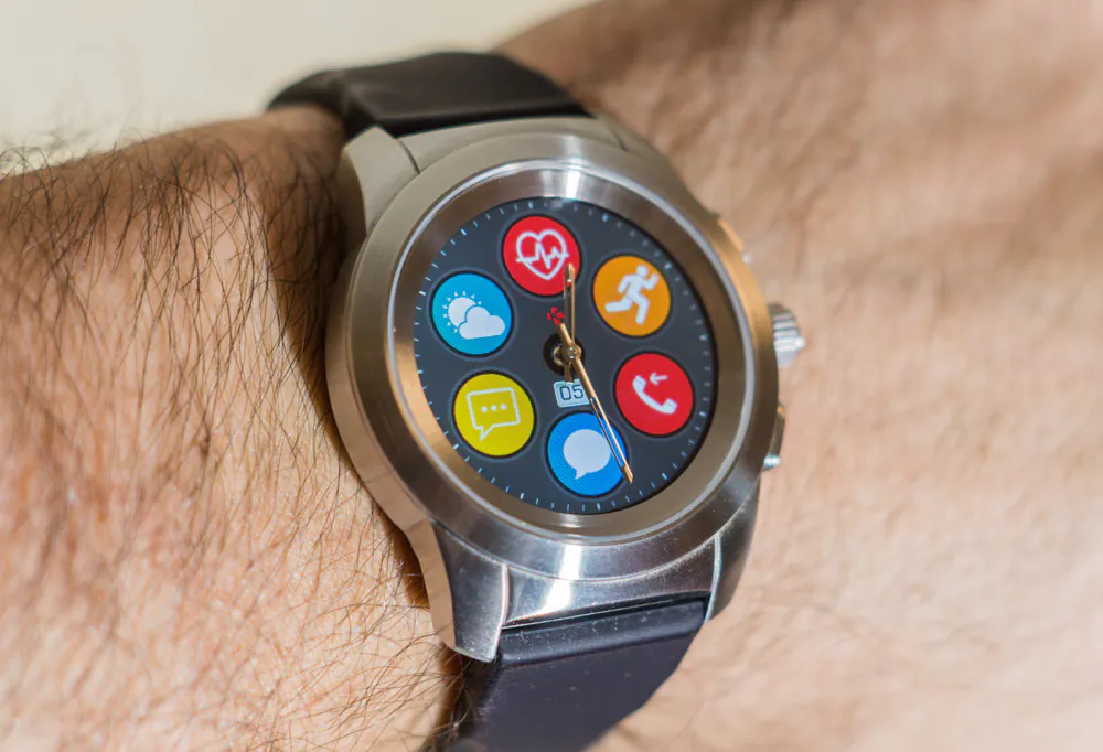 Ang pagsusuri ng MyKronoz ZeTime ay ang unang hybrid na smartwatch