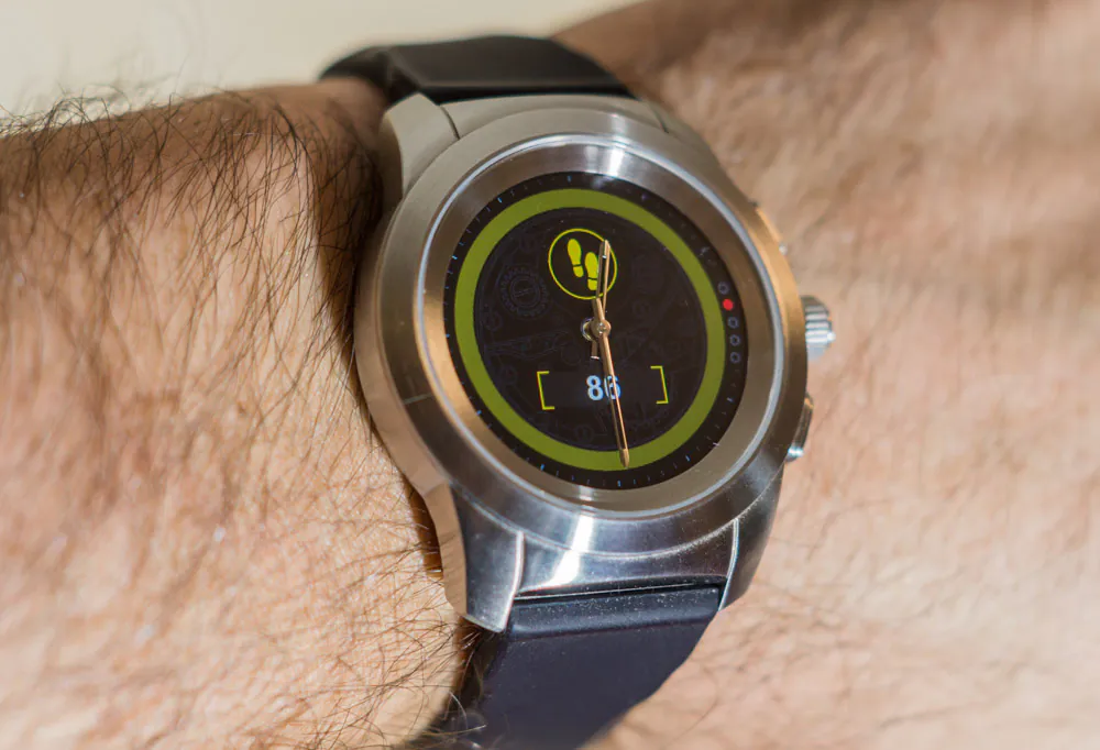 MyKronoz ZeTime 评测是第一款混合智能手表