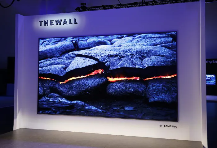 Samsung The Wall 146