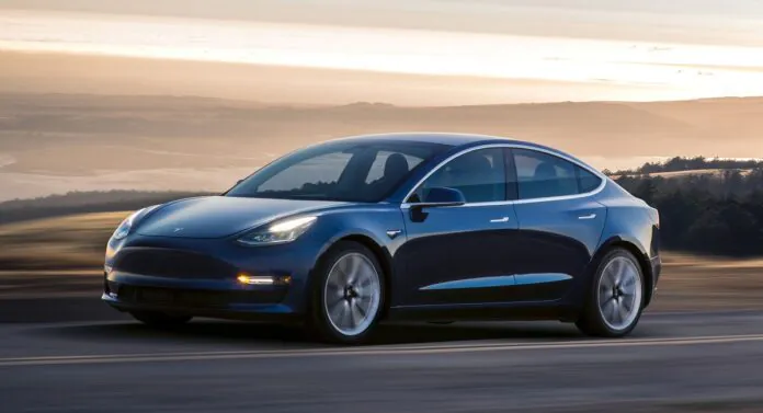 Особенности акустики в автомобилях Tesla