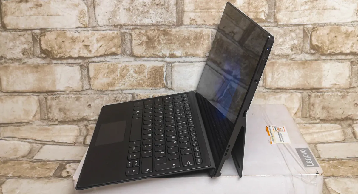 Recensione tablet-laptop Lenovo Miix 520. Quasi tutto in uno