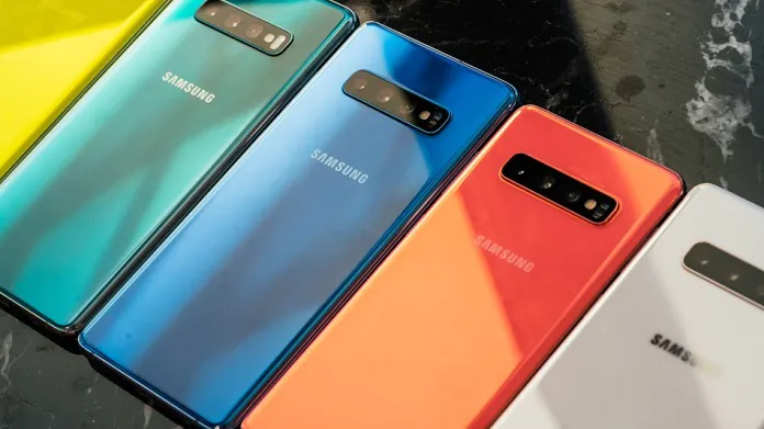 Opnieuw bekijken Samsung Galaxy S10 is het vlaggenschip van het jubileum