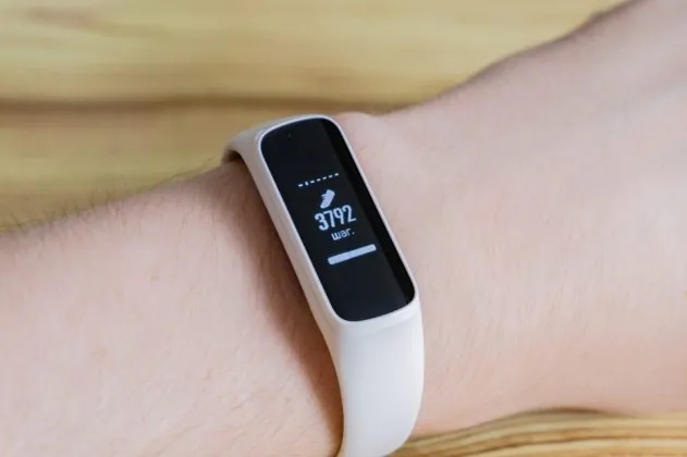 Samsung Galaxy Fit e fitness tracker review Root Nation