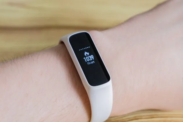 Samsung Galaxy Fit e fitness tracker review Root Nation