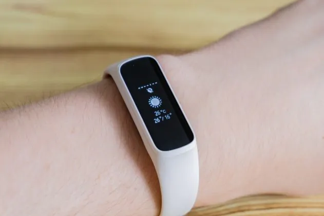 Samsung fit e watch store