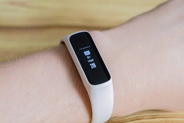Samsung galaxy fit e strava top