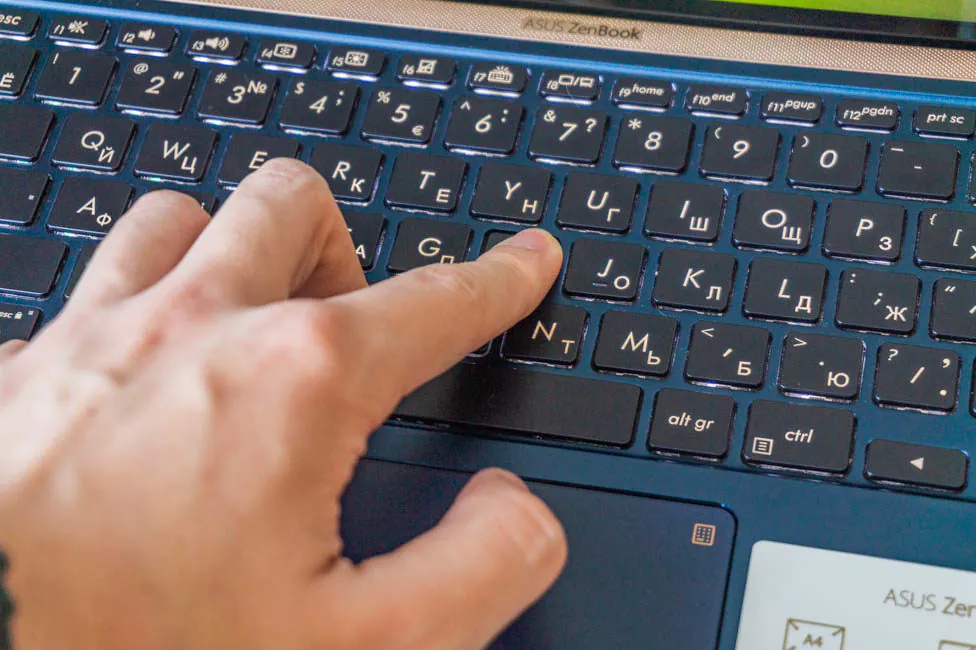 ASUS ZenBook 14 UX433FN