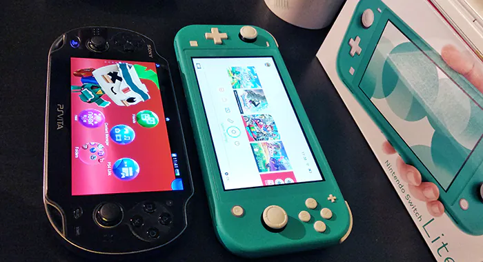Nintendo Switch Lite sammenlignet med PS Vita