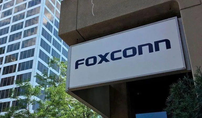 Foxconn повертається в стрій