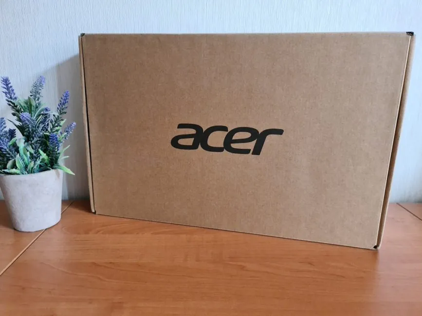 Acer Ryzen 3 5U の Swift 4500