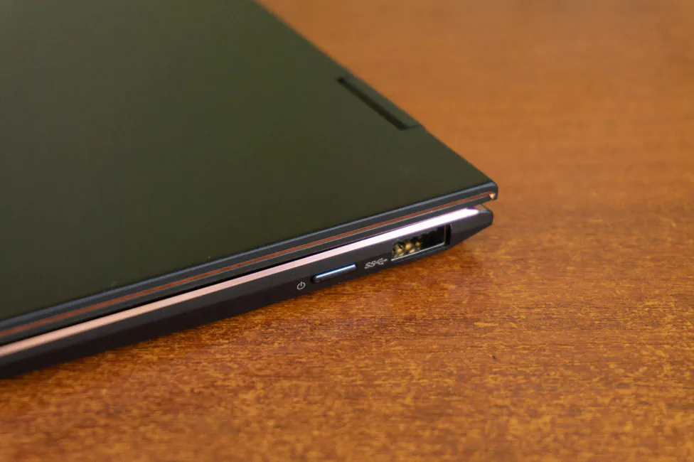 ASUS ZenBook Flip S (UX371EA)