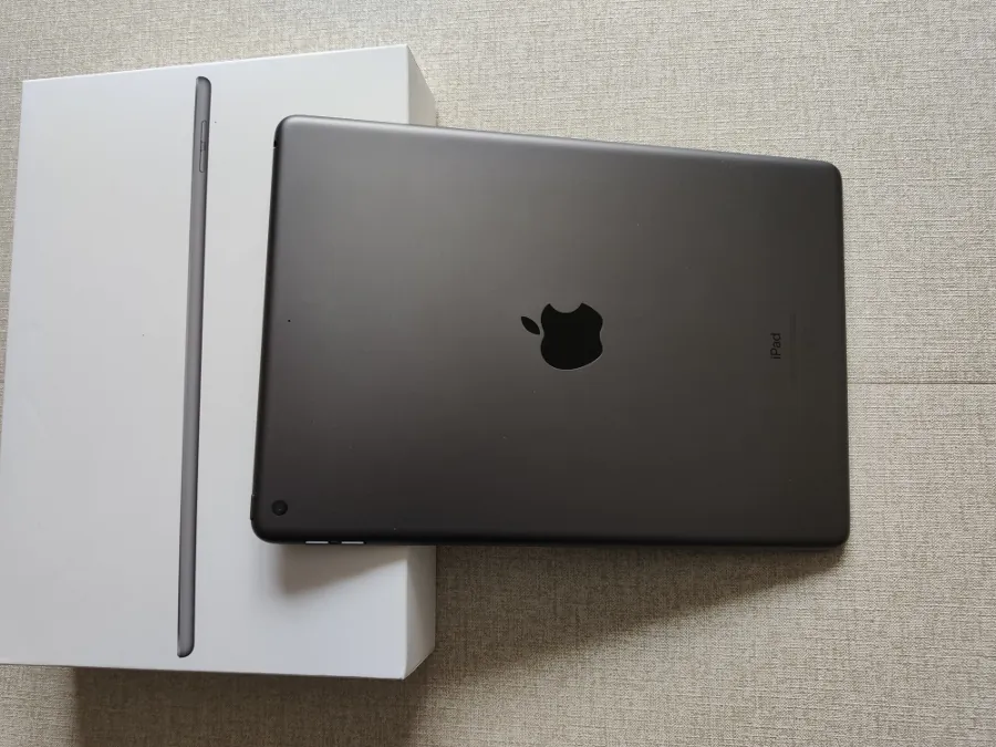 Apple iPad 10.2 אינץ' 2020