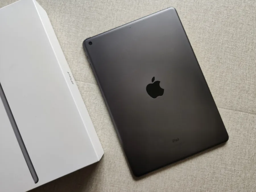 Tablette Apple iPad 8 (2020) 128 Go Wi-Fi Silver