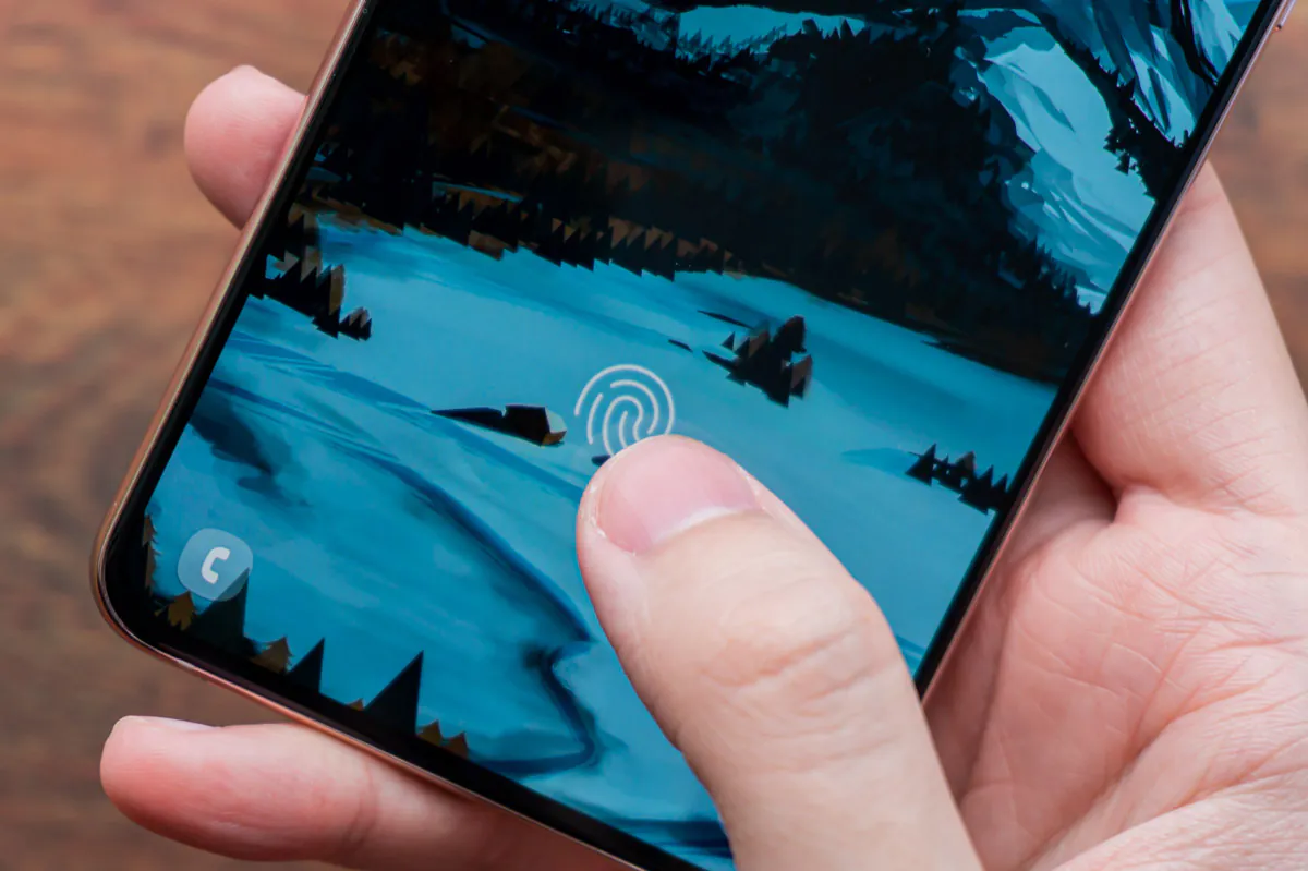 Биометрия в смартфонах: Сканер отпечатков пальцев