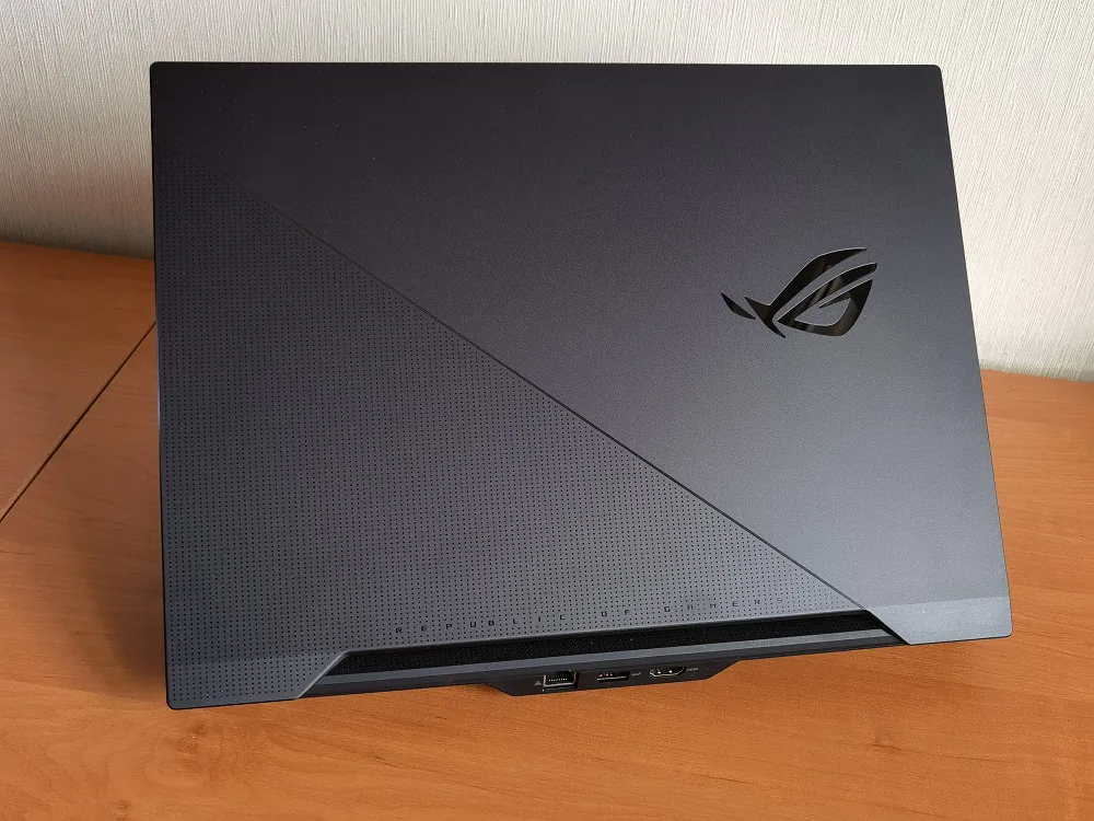 ASUS ROG Zephyrus Duo SE GX551