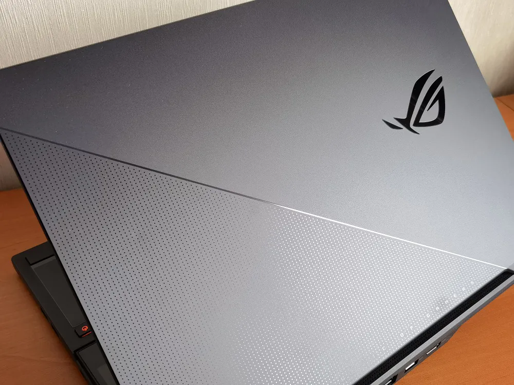 Asus ROG Zephyrus Duo 15 GX550 Review: Two-Screen Cool