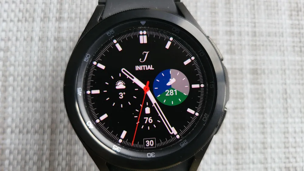 Galaxy Watch4 cổ điển