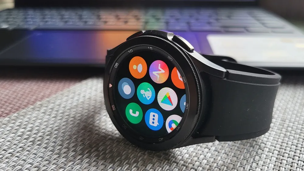 Galaxy Watch4 cổ điển