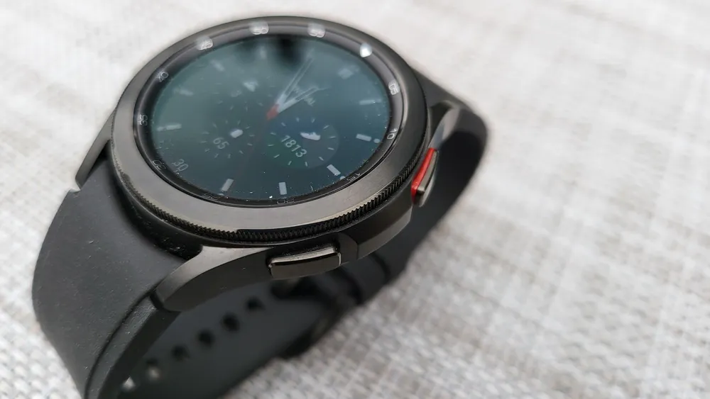 Galaxy Watch4 cổ điển