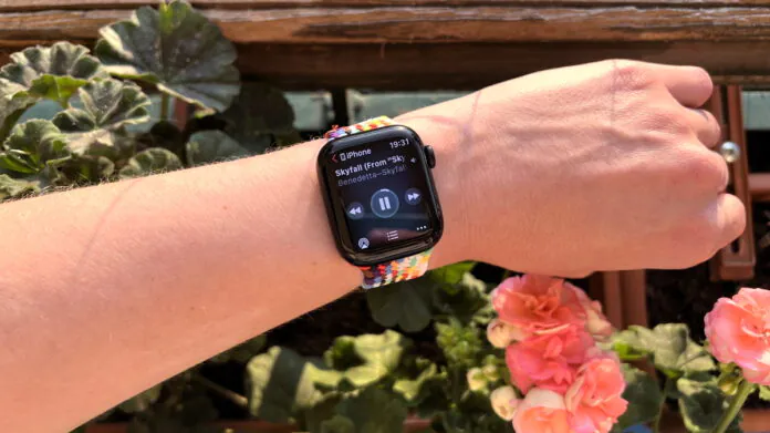 Apple watch 5 store music without phone