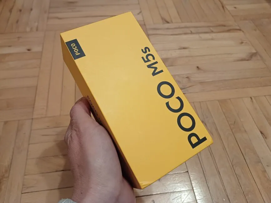 Poco M5s box