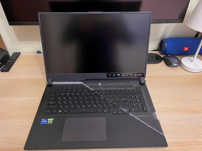 Revisione ASUS ROG STRIX SCAR 17 SE (2022): il laptop con cui puoi fare TUTTO