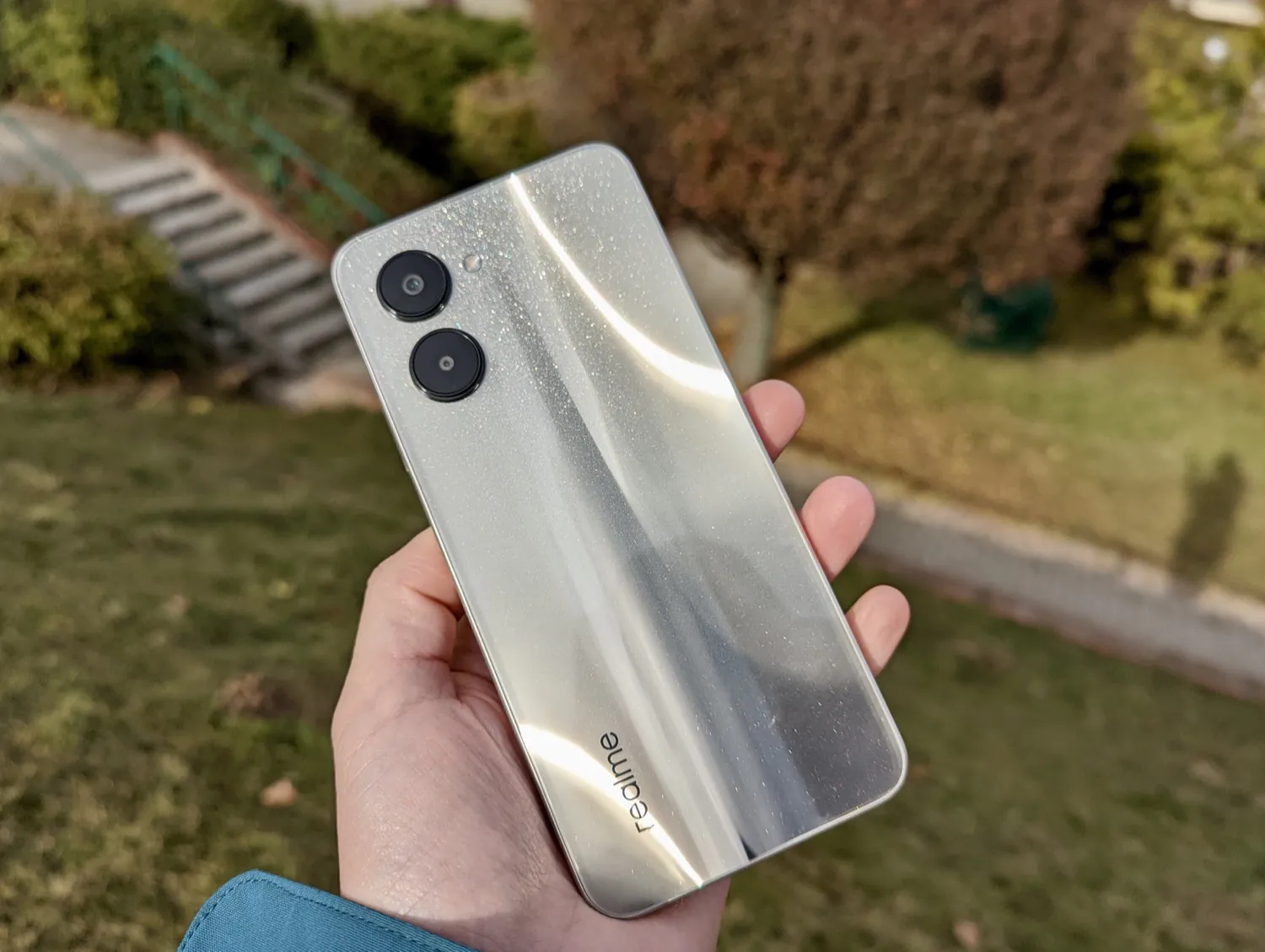 realme C33