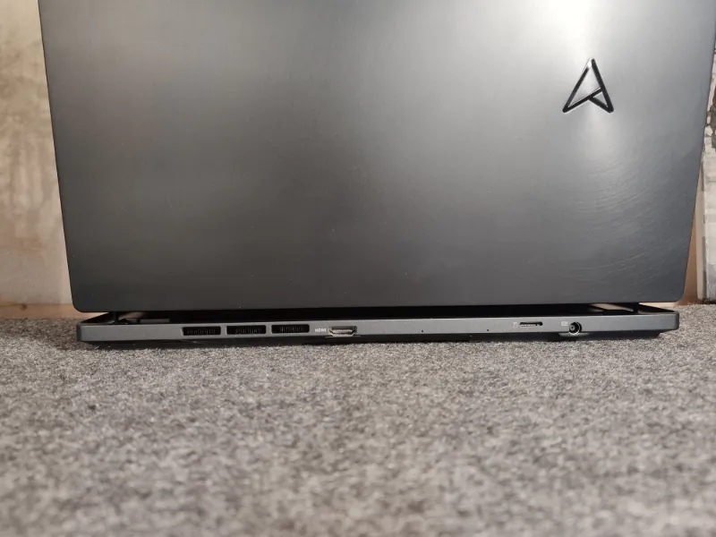 ASUS Zenbook Pro 14 Duo OLED dizaynı