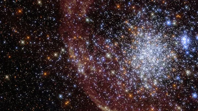 Jonge en oude sterren schitteren met "nevels" in nieuwe Hubble-foto's