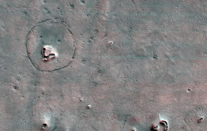 اكتشف علماء الفلك "دبًا" على سطح المريخ