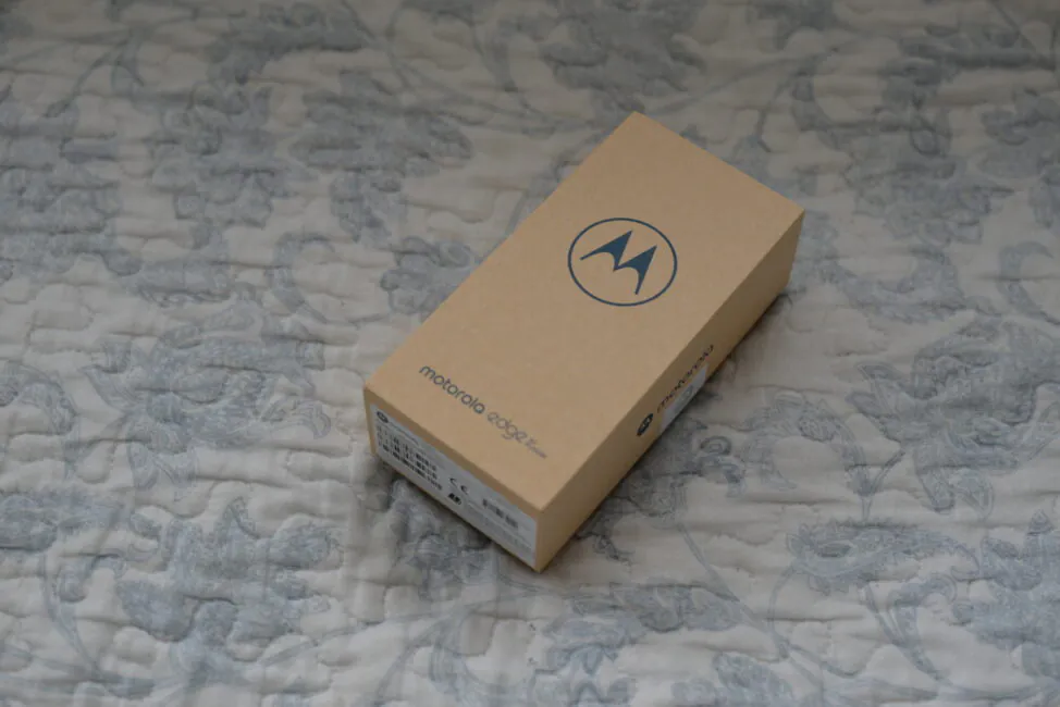 Motorola Edge 30 融合盒