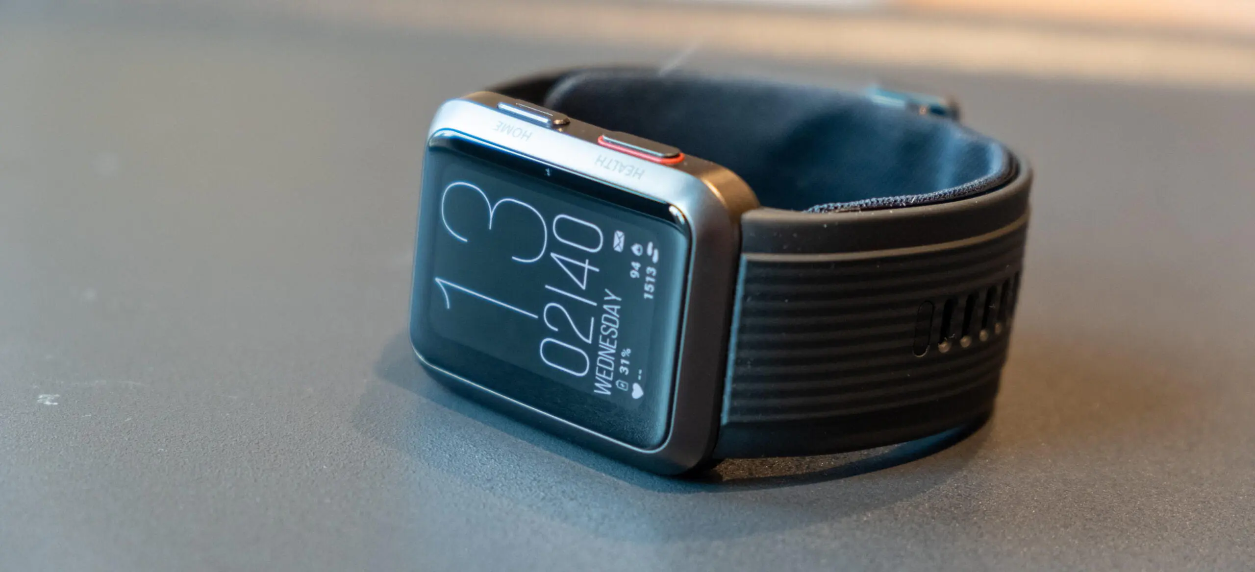 Huawei Watch D vs Tensiómetro - El reloj más avanzado que hemos