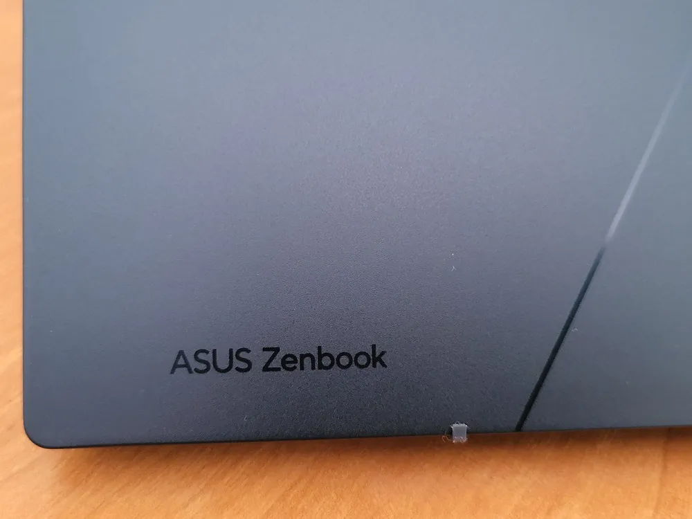 ASUS ZenBook 14 OLED