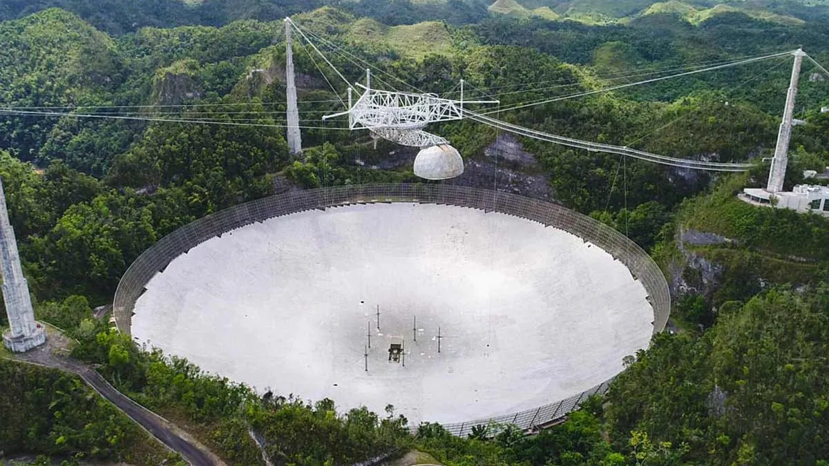 Астрономҳо мехоҳанд телескопи насли ояндаи Arecibo созанд