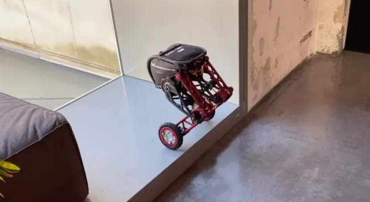 V Švici so razvili dvokolesnega robota varnostnika